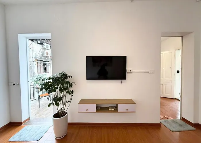 Home4you - Căn hộ 1 ngủ tại Ba Đình với Ban Công cực Chill